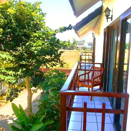 Thong Paeka Hotel Prasat Exterior foto
