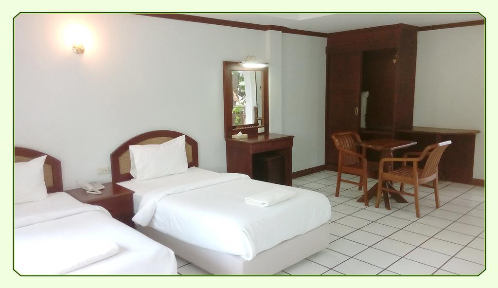 Thong Paeka Hotel Prasat Zimmer foto