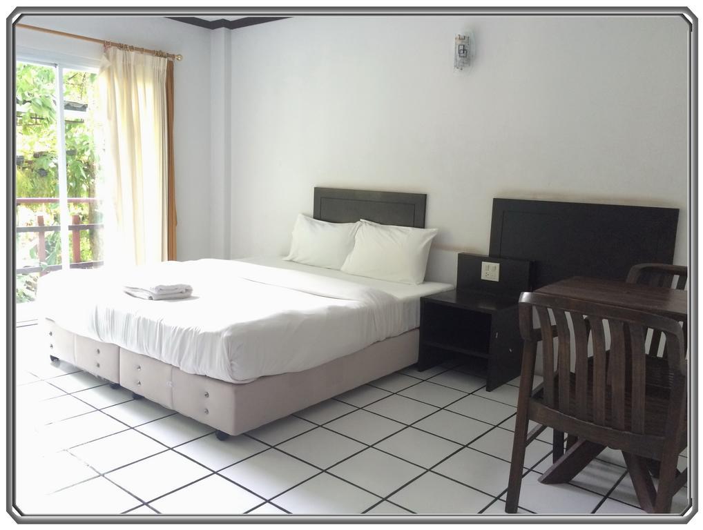 Thong Paeka Hotel Prasat Zimmer foto