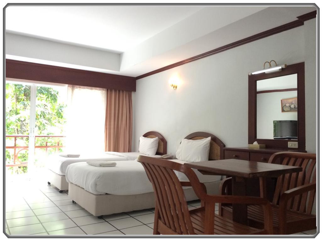 Thong Paeka Hotel Prasat Zimmer foto